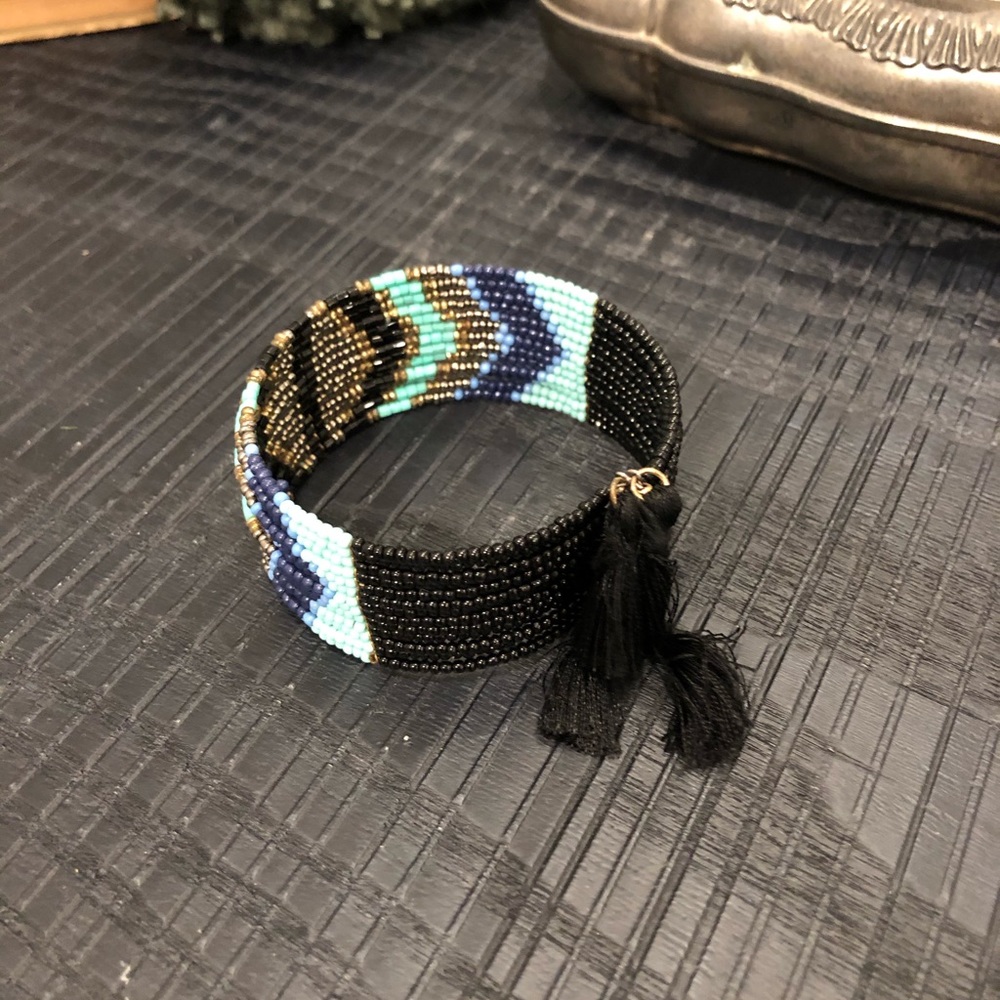Beaded cuff bracelet - Picture 4 of 4